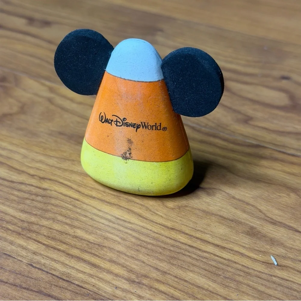 Walt Disney World Parks Vintage Car‎ Antenna Topper Happy Halloween Candy Corn